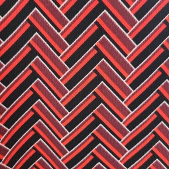 NWT Beige by ECI Women's ((L) Black and Red Chevron 3/4 Sleeve Shift Dress - Picture 4 of 12